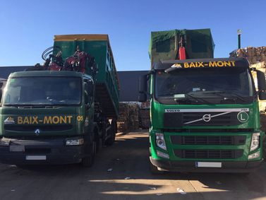 Contenidors Baix-Mont camiones con volquetes